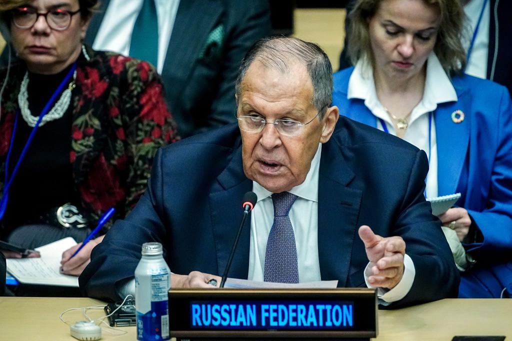 Russlands Außenminister Lawrow sichert Venezuela Moskaus Solidarität bei der Auseinandersetzung mit den USA zu. (Archivbild) - Foto: Kay Nietfeld/dpa
