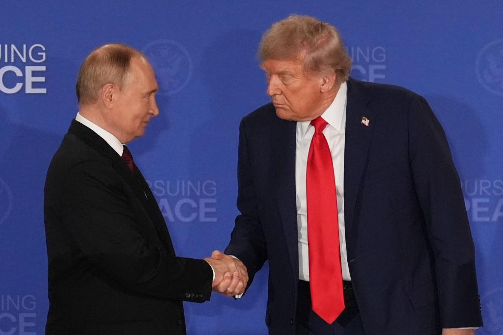 Zuletzt begegneten sich Trump und Putin im US-Bundesstaat Alaska. (Archivbild) - Foto: Jae C. Hong/AP/dpa