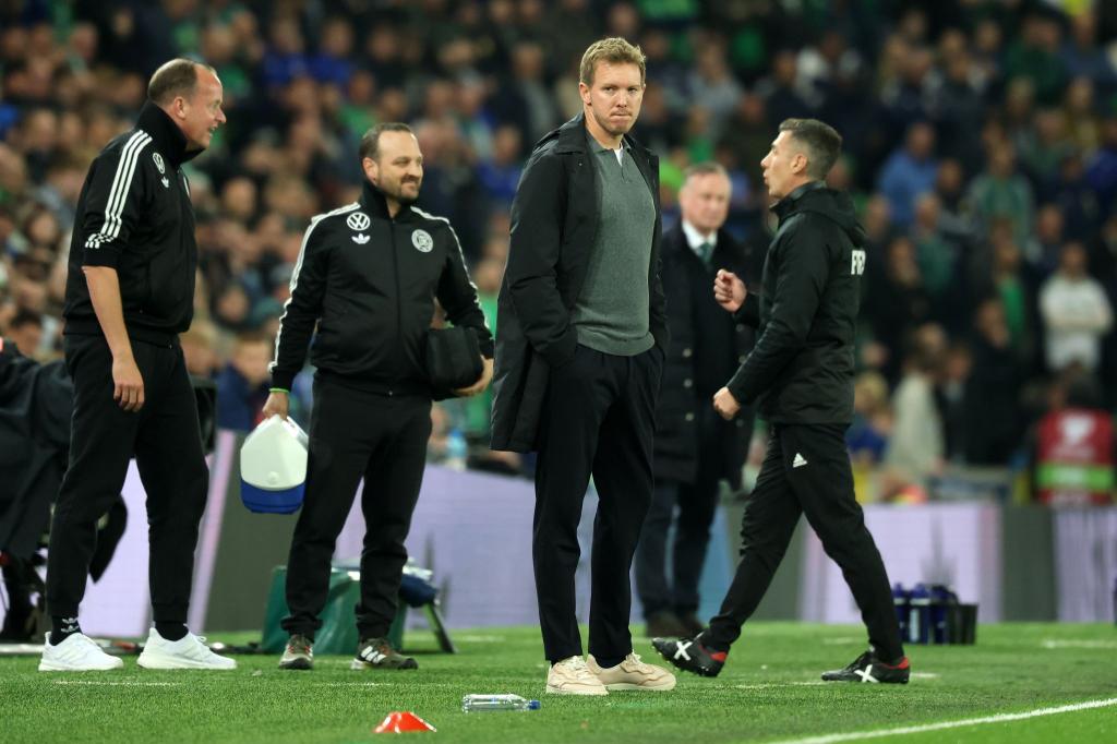Julian Nagelsmann und seinen Nationalspielern traut die Mehrheit der Deutschen laut einer Umfrage nicht den WM-Titel zu. - Foto: Christian Charisius/dpa
