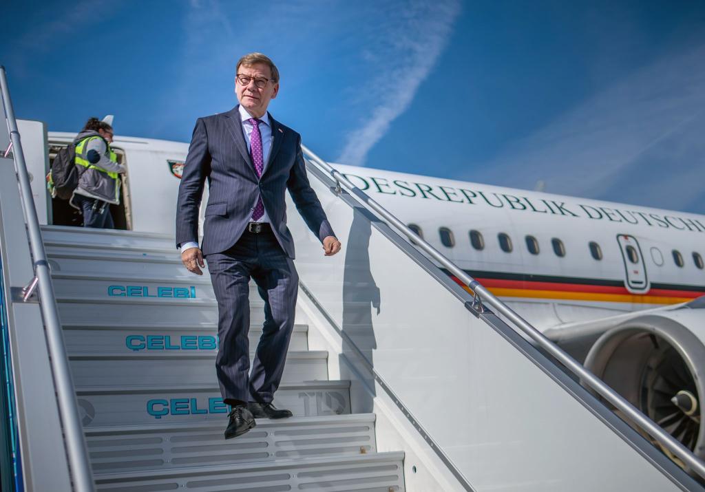 Außenminister Johann Wadephul wollte in den kommenden Tagen China besuchen. Daraus wird nun vorerst nichts. (Archivbild) - Foto: Michael Kappeler/dpa