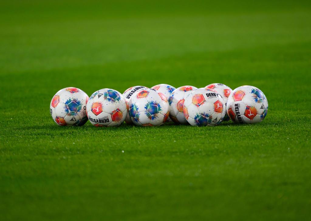 Das Spiel in Mönchengladbach wird später beginnen als geplant. (Archivfoto) - Foto: Robert Michael/dpa
