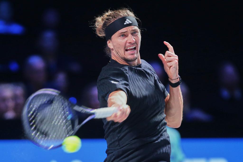 Alexander Zverev spielt in Wien so gut wie seit Monaten nicht mehr. - Foto: Heinz-Peter Bader/AP/dpa