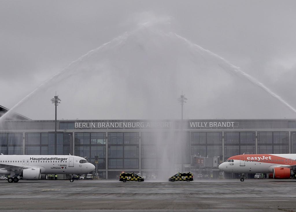 Am 31. Oktober 2020 landeten die ersten Flugzeuge am Hauptstadtflughafen BER. (Archivbild) - Foto: Michael Kappeler/dpa