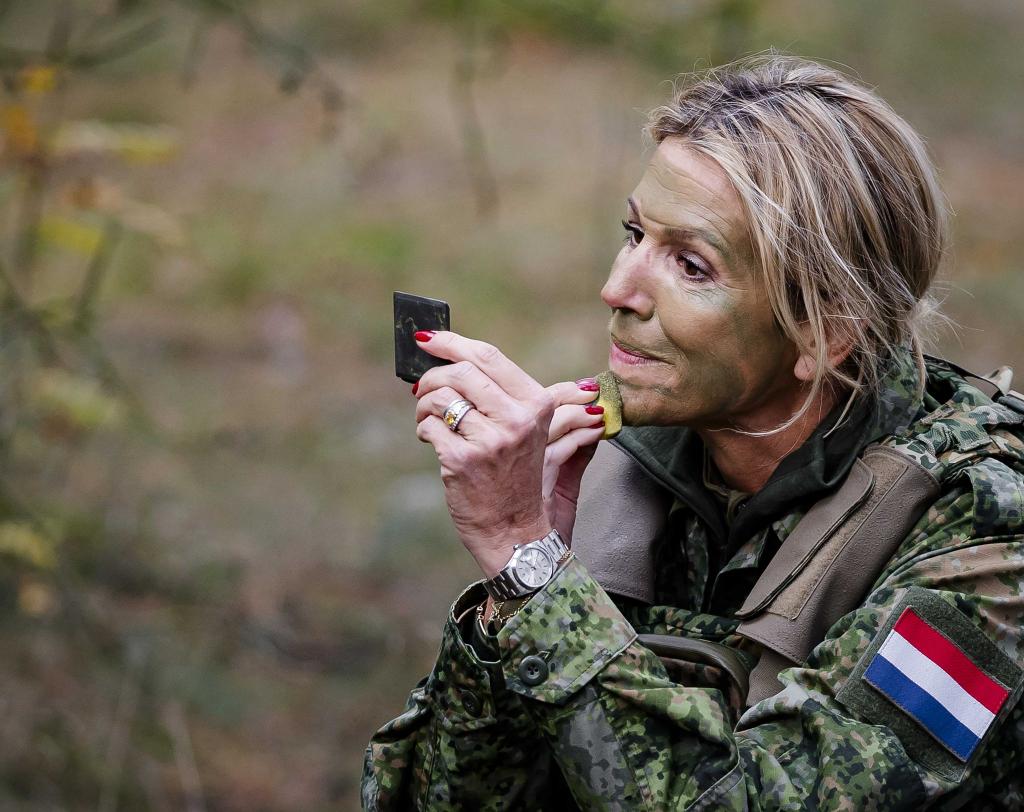 Königin Maxima der Niederlande trägt während eines Besuchs im Dienstjahrlager der Königlich Niederländischen Marechaussee in Harderwijk Gesichtsbemalung auf. - Foto: Sem Van Der Wal/ANP/dpa