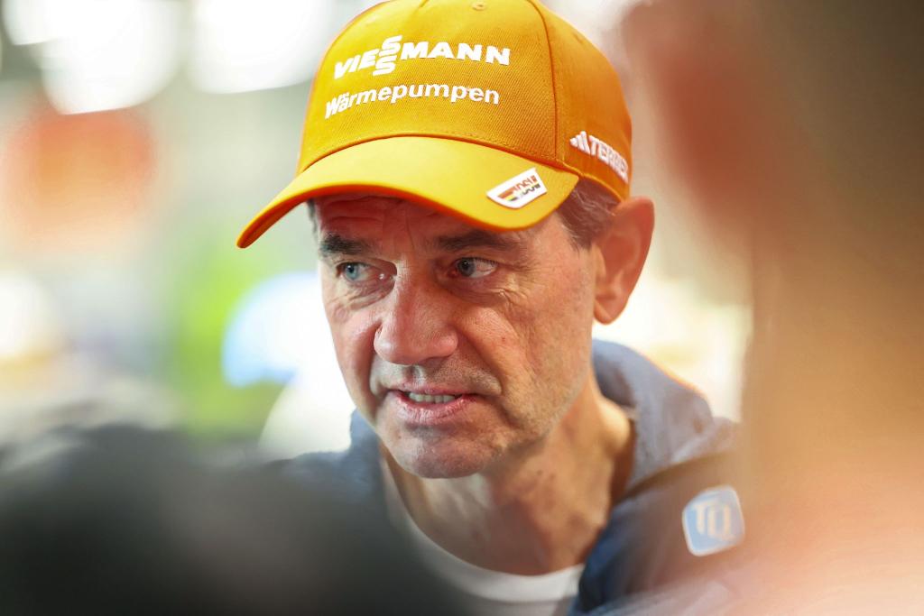 Stefan Horngacher hört nach der Olympia-Saison als Skisprung-Bundestrainer auf. - Foto: Daniel Löb/dpa