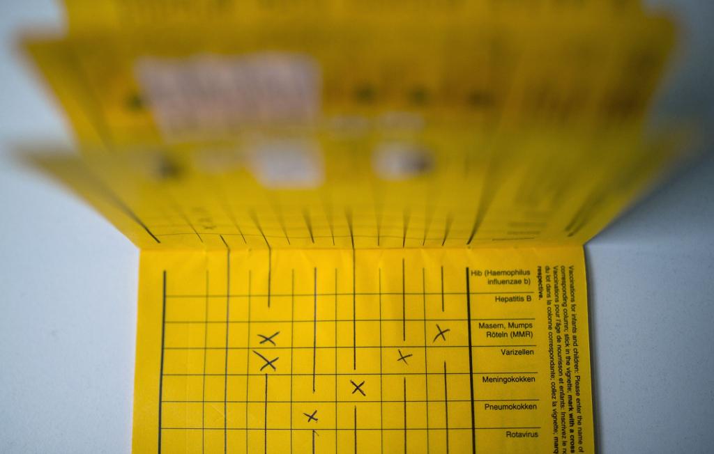 Eine frühe Impfung gegen Meningokokken ist in Deutschland Standard. - Foto: Sophia Kembowski/dpa/dpa-tmn