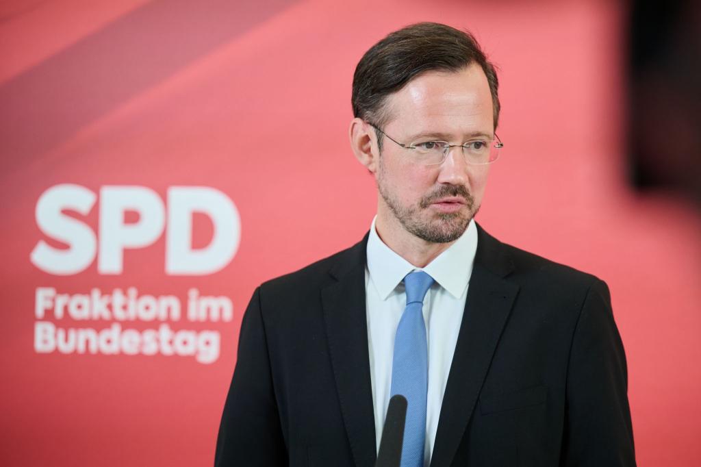 SPD-Fraktionsgeschäftsführer Wiese verweist darauf, dass sich die Koalition auf ein Gesamtrentenpaket verständigt hat. (Archivbild) - Foto: Annette Riedl/dpa