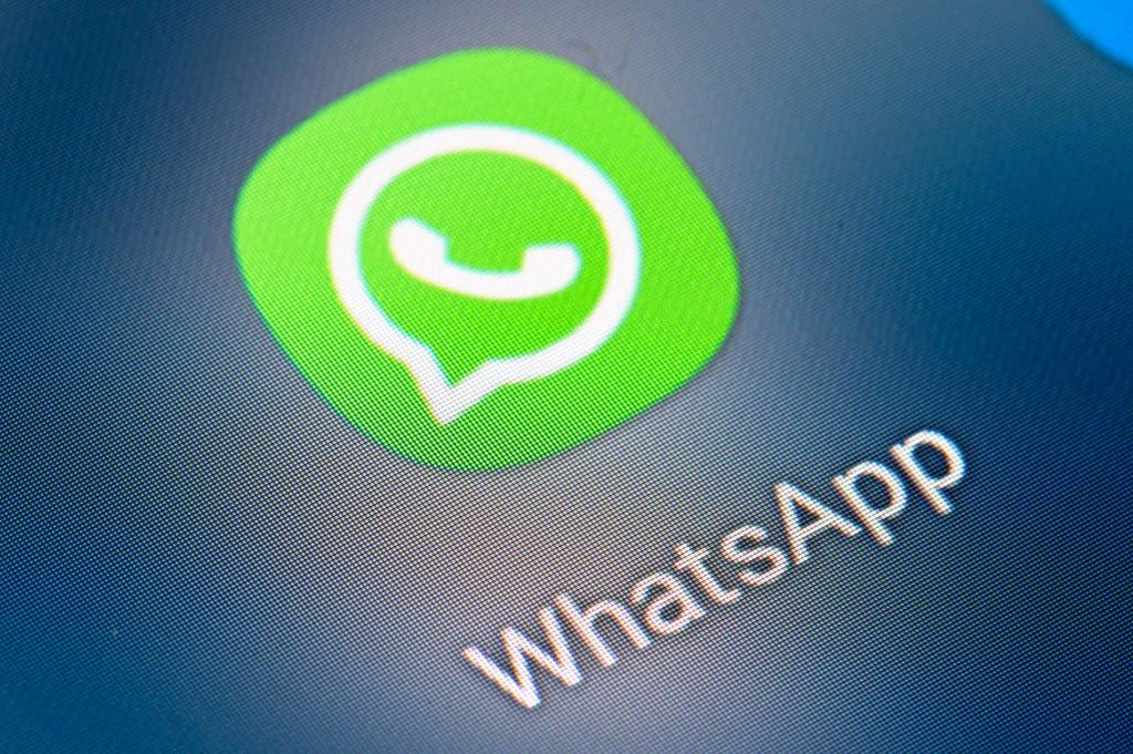 Der führende Messengerdienst Whatsapp spricht sich klar gegen die Einführung einer Chatkontrolle in der EU aus. (Symbolbild) - Foto: Fabian Sommer/dpa