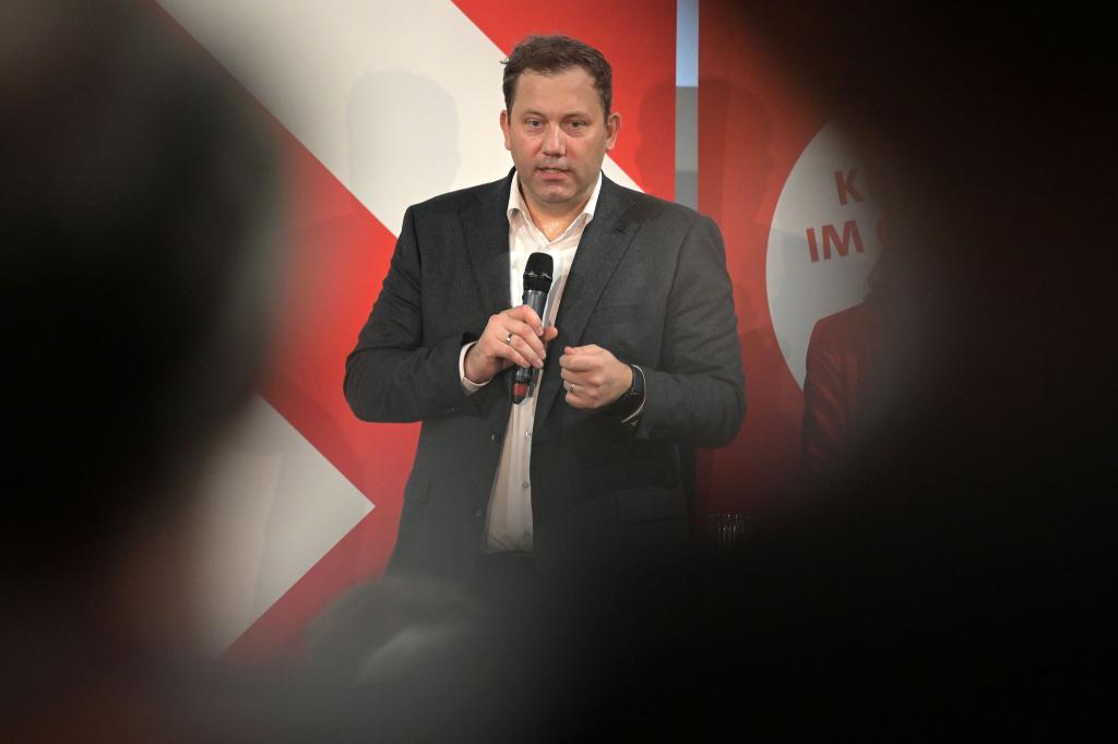 Vizekanzler Klingbeil macht sich für die kriselnde Stahlbranche stark (Archivbild) - Foto: Michael Bahlo/dpa