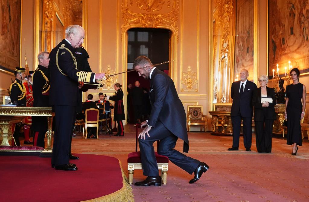 David Beckham wurde zum Ritter geschlagen. - Foto: Jonathan Brady/PA via AP/dpa