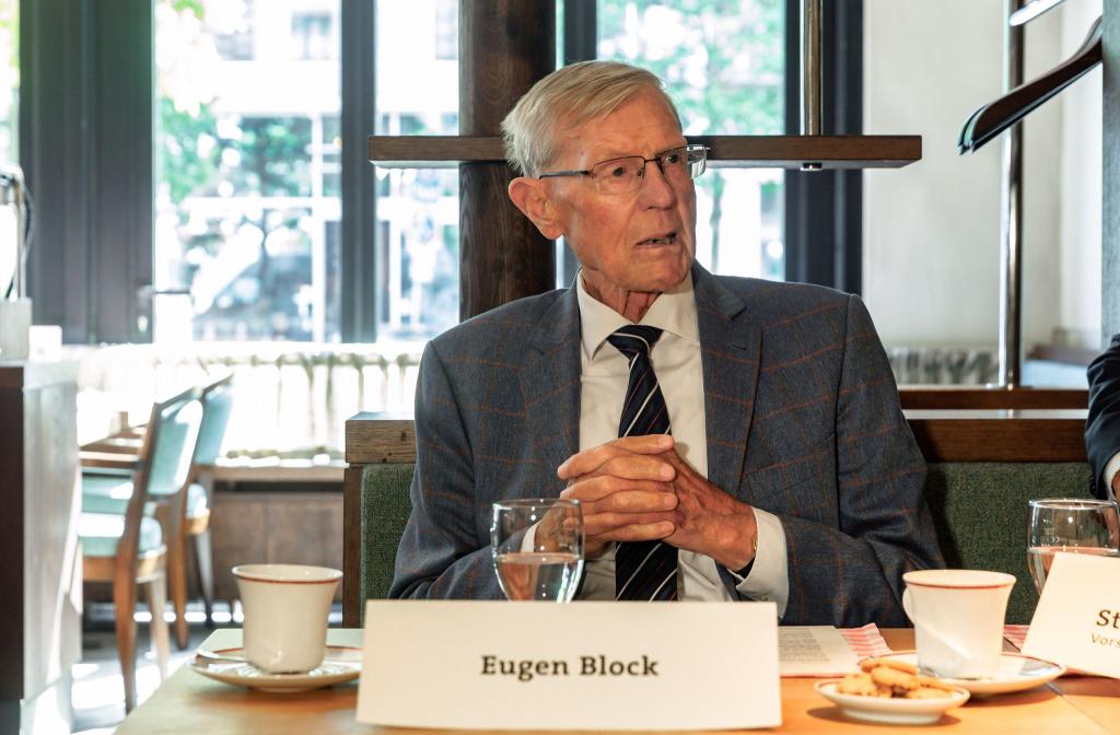 Der Unternehmer Eugen Block will vor Gericht die Aussage verweigern. (Archivbild) - Foto: Markus Scholz/dpa