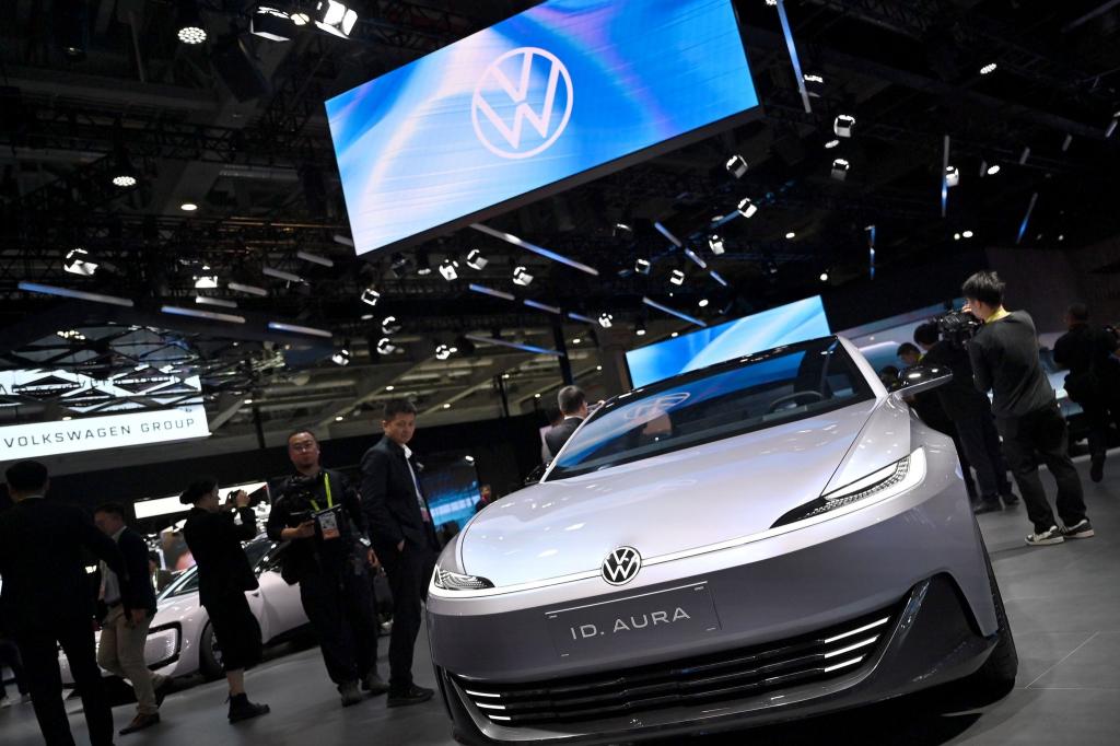 Volkswagen will nun auch selbst Chips entwickeln. - Foto: Johannnes Neudecker/dpa