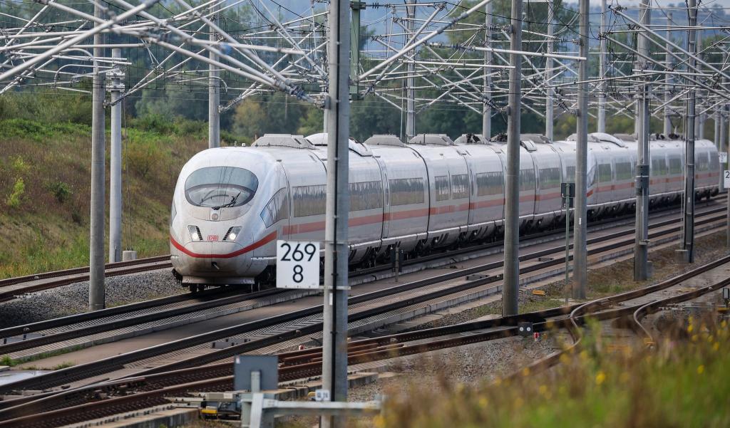 Züge zwischen europäischen Metropolen sollen künftig deutlich schneller fahren können. (Archivbild) - Foto: Jan Woitas/dpa