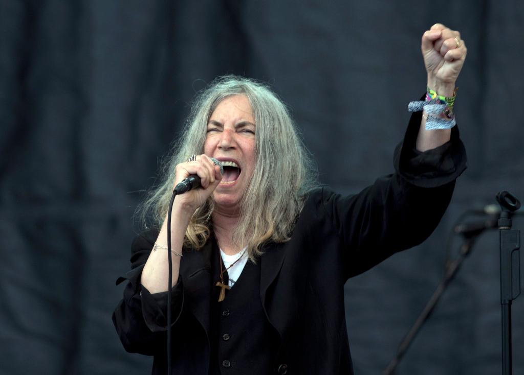 Patti Smith wurde mit dem Musikalbum «Horses» bekannt (Archivbild). - Foto: Hannah Mckay/EPA/dpa