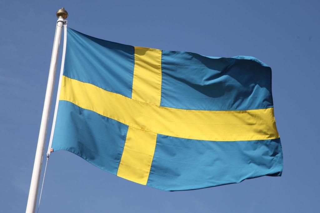 Mindestens eine Drohne ist am schwedischen Flughafen Göteborg-Landvetter gesichtet worden. (Symbolbild) - Foto: Steffen Trumpf/dpa