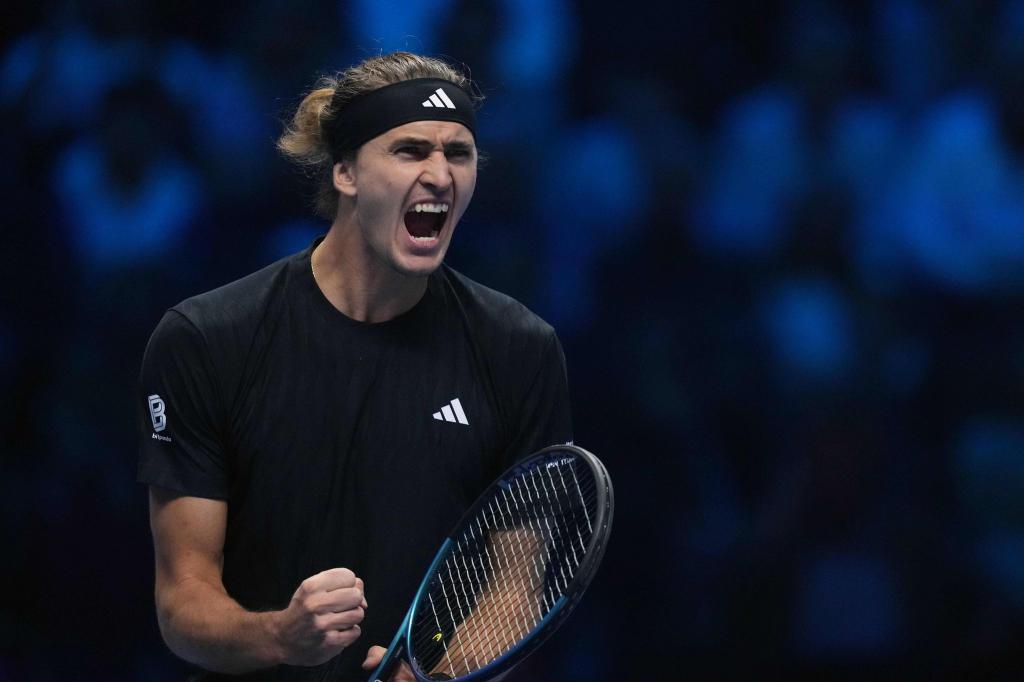 Jubelte ausgelassen nach seinem Auftaktsieg bei den ATP Finals: Alexander Zverev - Foto: Antonio Calanni/AP/dpa
