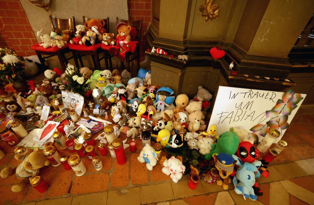 Vor vier Wochen verschwand der achtjährige Fabian, der Opfer eines Gewaltverbrechens wurde. (Archivbild) - Foto: Bernd Wüstneck/dpa