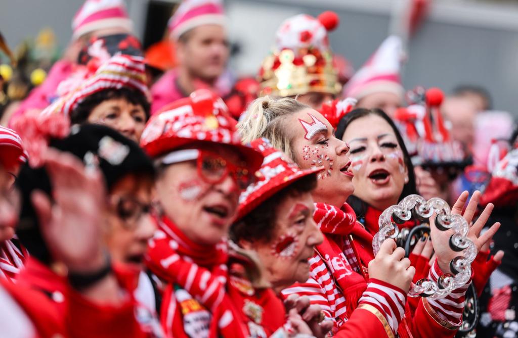 Besonders groß wird der Karnevalsauftakt traditionell in Köln gefeiert. (Archivbild) - Foto: Oliver Berg/dpa