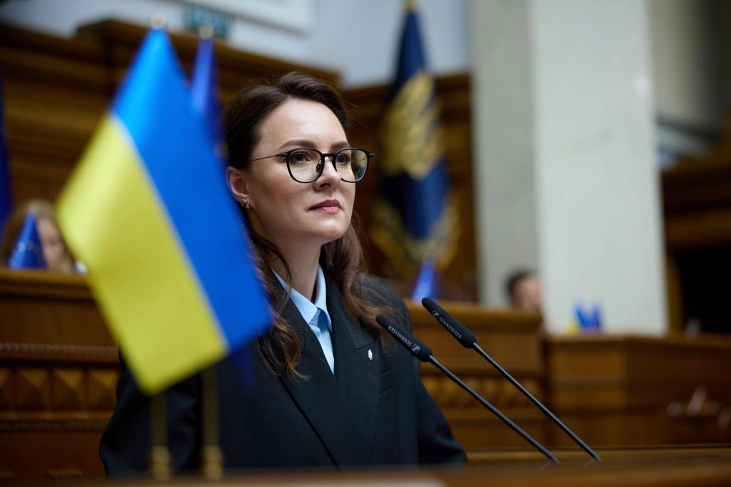 Die ukrainische Regierungschefin Julia Swyrydenko hat eine schärfere Kontrolle von Staatsbetrieben angekündigt. (Archivbild) - Foto: Vadym Sarakhan/AP/dpa