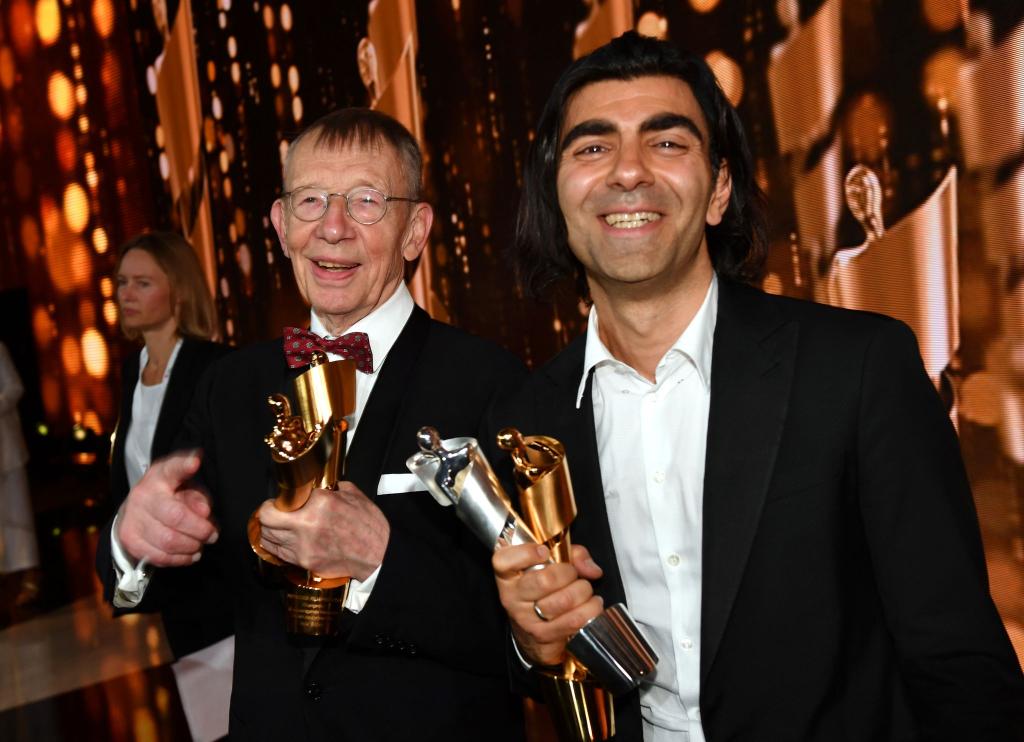 Ein erfolgreiches Duo: Hark Bohm und Fatih Akin haben mehrere Filmprojekte erfolgreich umgesetzt. Zuletzt die Verfilmung des Bohm-Buches «Amrum». (Archivbild) - Foto: Jens Kalaene/dpa-Zentralbild/dpa
