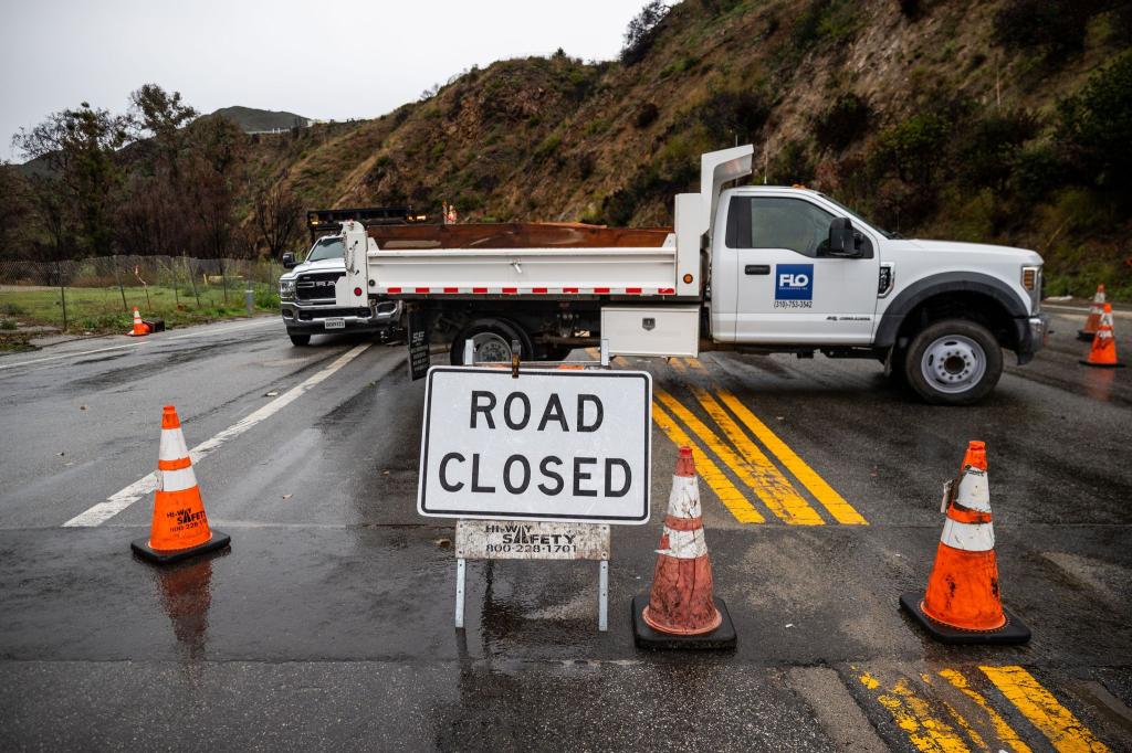 Augenzeugen berichteten nach dem Wintersturm von umgestürzten Bäumen, überschwemmten Straßen und kleineren Erdlöchern. - Foto: Ethan Swope/FR171736 AP/AP/dpa