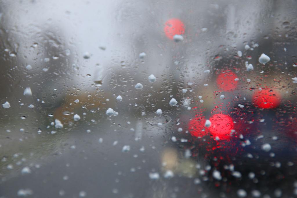 Es wird nasskalt. (Symbolbild) - Foto: Wolfgang Kumm/dpa