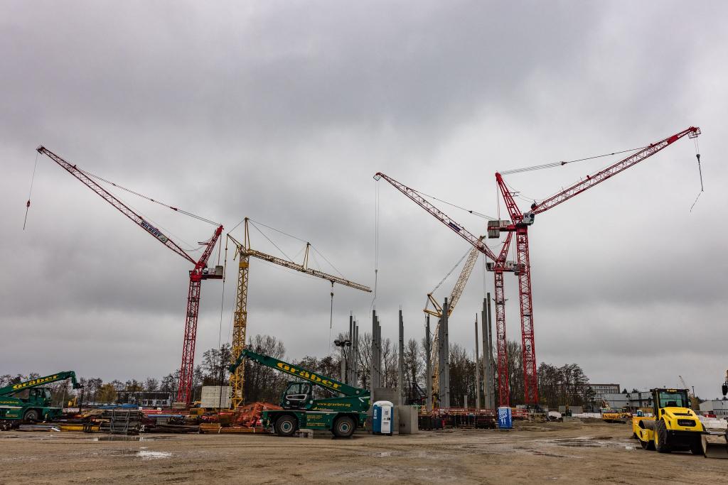 Das Rechenzentrum entsteht auf dem Gelände des ehemaligen Kraftwerks Lübbenau. - Foto: Frank Hammerschmidt/dpa