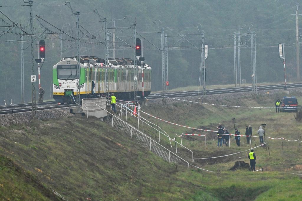 Polen verdächtigt zwei Ukrainer, im Auftrag Moskaus einen Anschlag auf eine Bahnstrecke ausgeführt zu haben. (Archivbild) - Foto: Przemyslaw Piatkowski/PAP/dpa