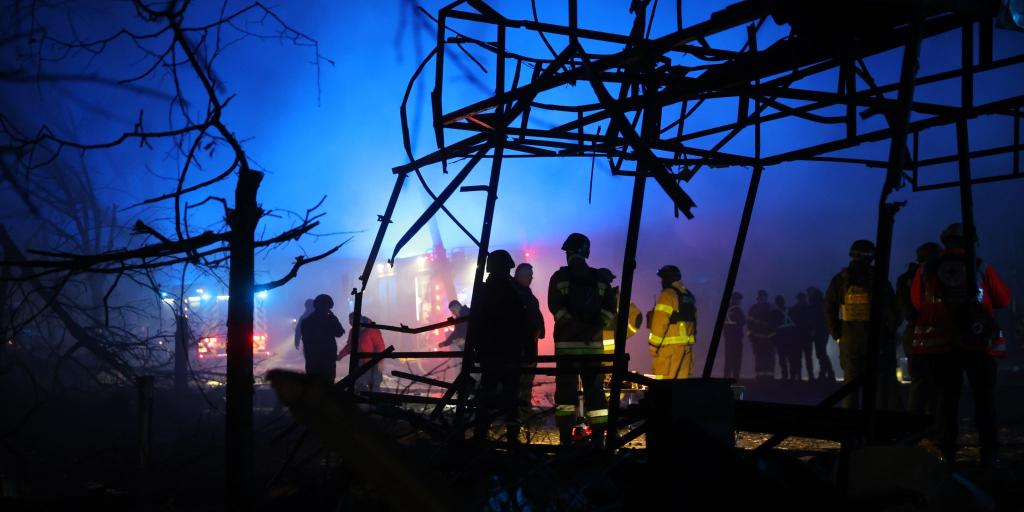 Jeden Tag richtet Russland Zerstörungen in der Ukraine an. US-Präsident Trump will den Krieg stoppen. - Foto: Kateryna Klochko/AP/dpa