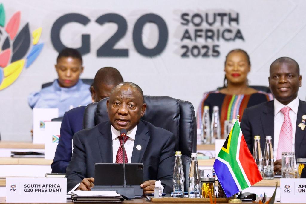 Der südafrikanische Präsident Cyril Ramaphos ist Gastgeber des ersten G20-Gipfels auf dem afrikanischen Kontinent. - Foto: Thomas Mukoya/Pool Reuters/dpa