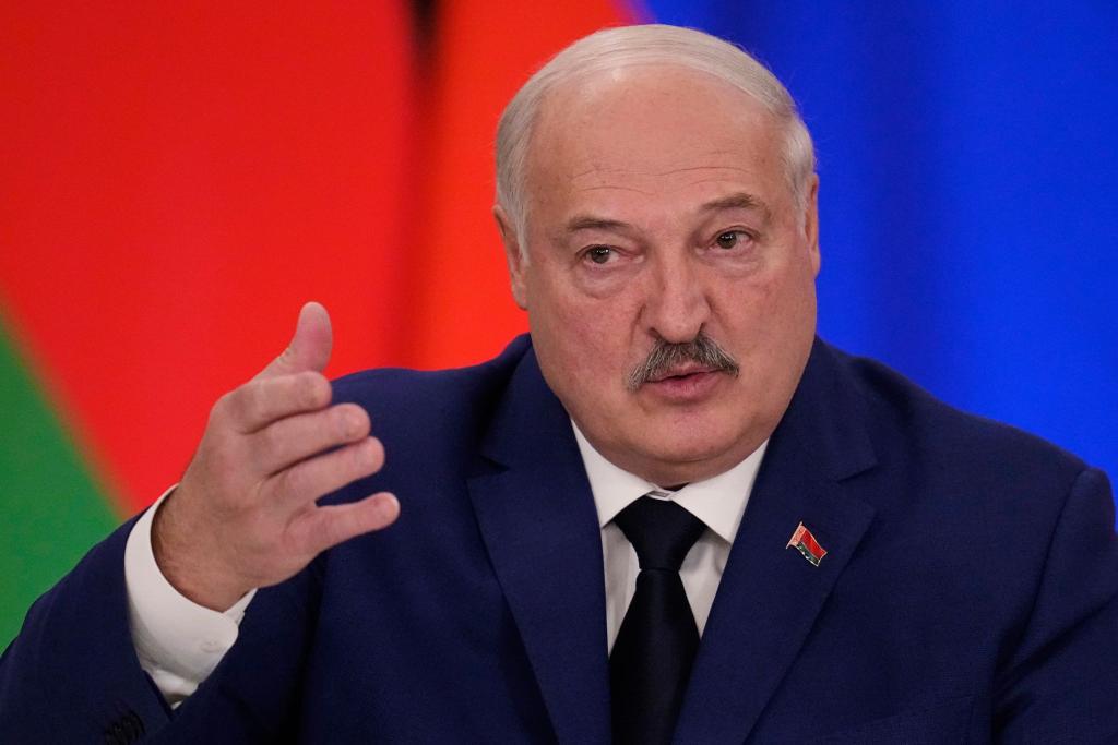 In Belarus hat Machthaber Alexander Lukaschenko erneut Gefangene begnadigt und freigelassen - diesmal 31 Ukraine. (Archivbild) - Foto: Alexander Zemlianichenko/AP/dpa