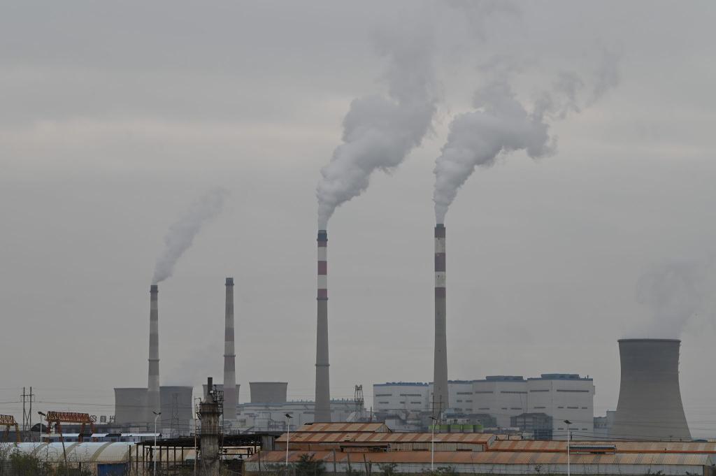 Greenpeace hat einen sinkenden Zubau von Kohlekraftkapazität in China errechnet. (Symbolbild) - Foto: Johannes Neudecker/dpa