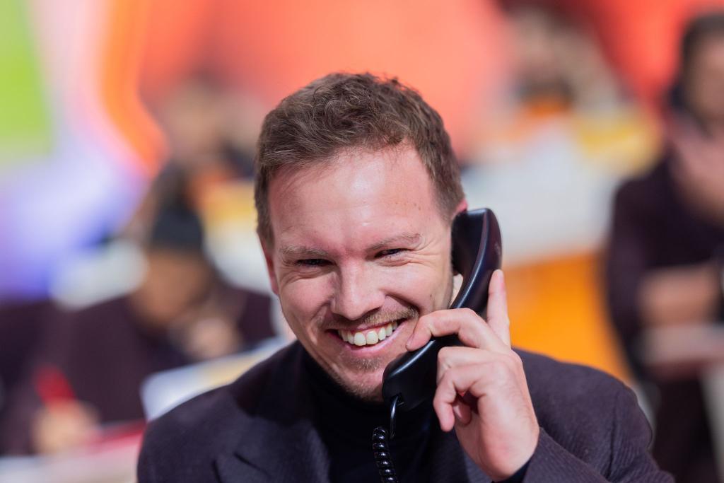 Julian Nagelsmann kann sich über die Bestätigung für den besten WM-Lostopf freuen. - Foto: Rolf Vennenbernd/dpa