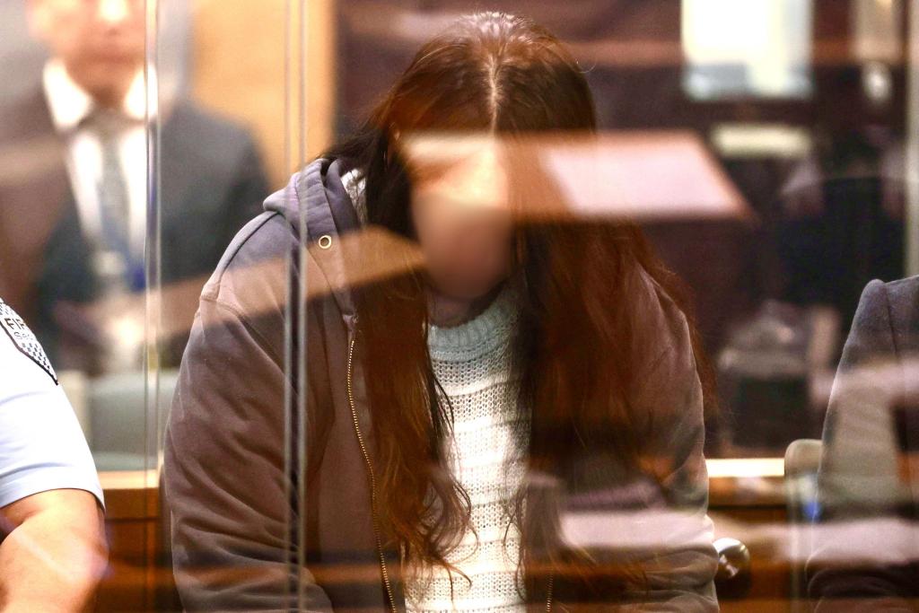 Die Angeklagte tritt ihre Haftstrafe in einer psychiatrischen Einrichtung an. (Archivbild) - Foto: Lawrence Smith/Pool Stuff/AP/dpa