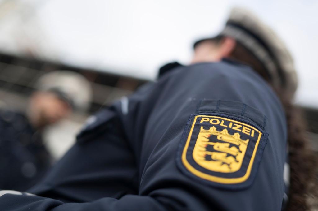 Die Polizei hat im Großraum Reutlingen fünf Tote gefunden. (Symbolbild) - Foto: Marijan Murat/dpa
