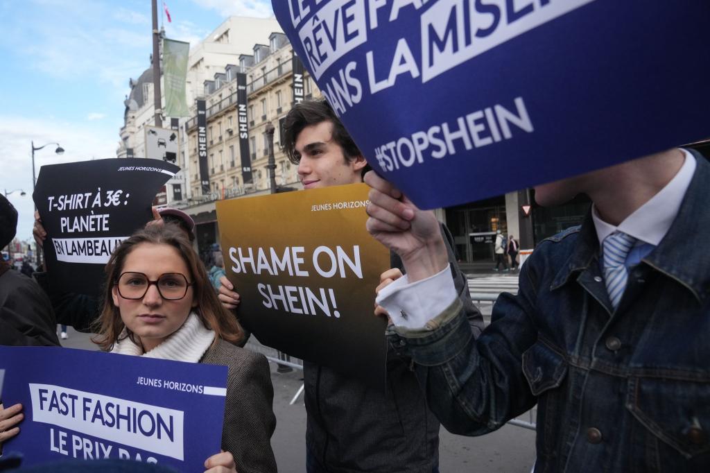 In Frankreich kam es nach einem Skandal um Sexpuppen zu Protesten gegen das Fast-Fashion-Unternehmen Shein. (Archivbild) - Foto: Thibault Camus/AP/dpa