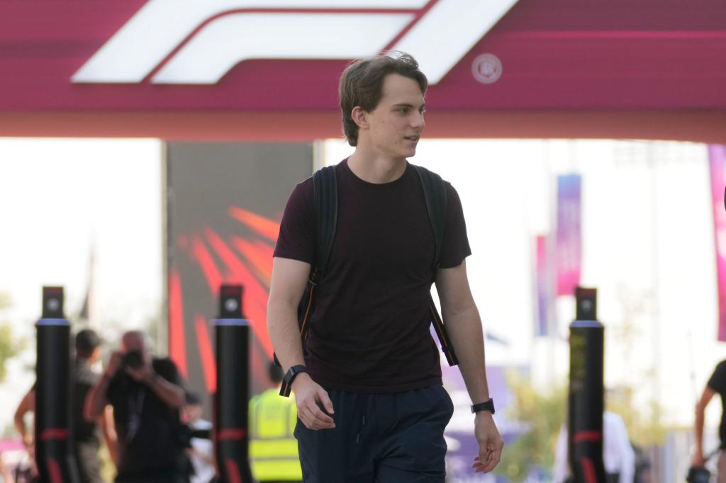 Oscar Piastri will nicht zum Helfer für Norris werden. - Foto: Darko Bandic/AP/dpa