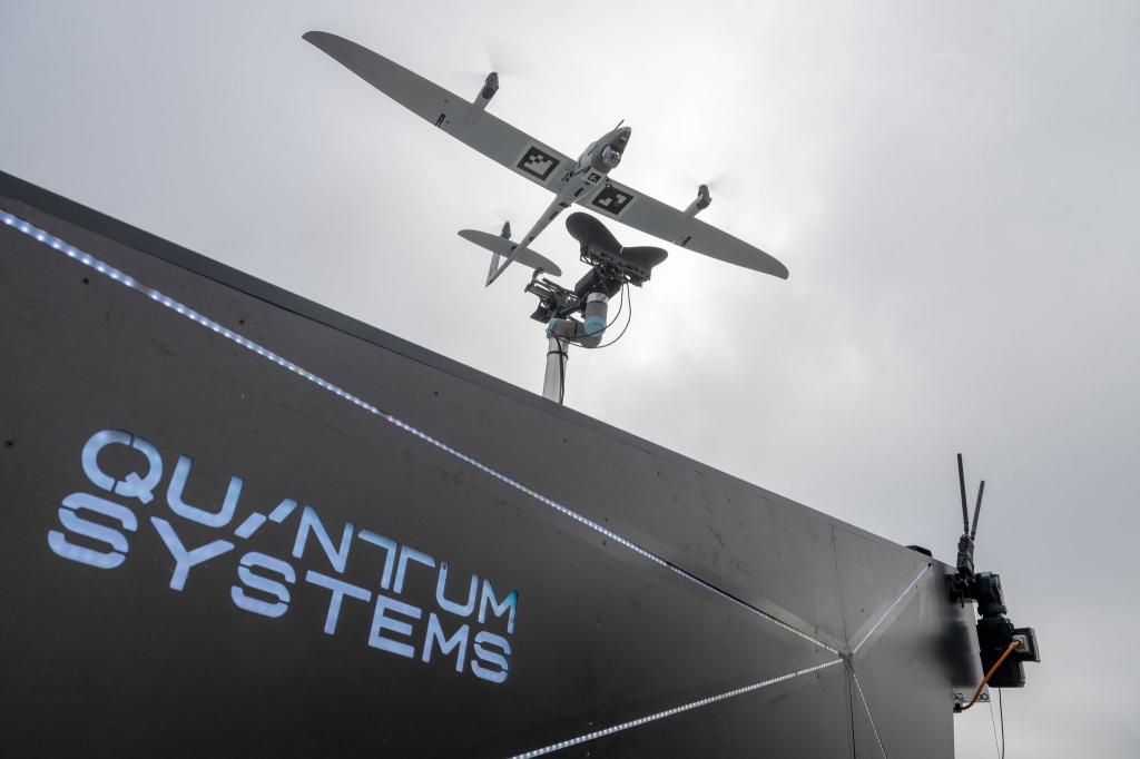 Der Drohnenhersteller Quantum Systems will mit frischem Investorenmillionen Produktion und Entwicklung ausbauen. (Archiv) - Foto: Peter Kneffel/dpa