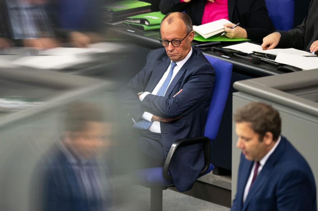 Der Bundestag bestimmt, wie die Regierung von Friedrich Merz im nächsten Jahr Geld ausgeben darf. - Foto: Markus Lenhardt/dpa