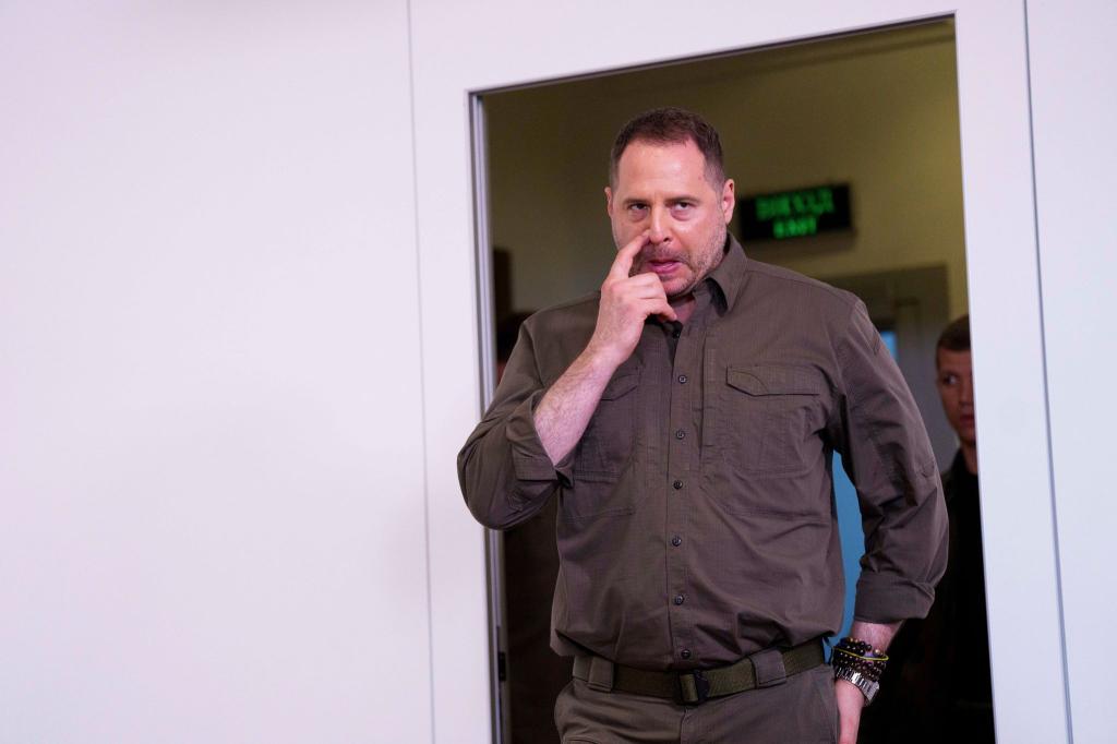 Nach Ermittlungen von Korruptionsfahndern ist Andrij Jermak, Leiter des Präsidialamtes der Ukraine, zurückgetreten. (Archivbild) - Foto: Evgeniy Maloletka/AP/dpa