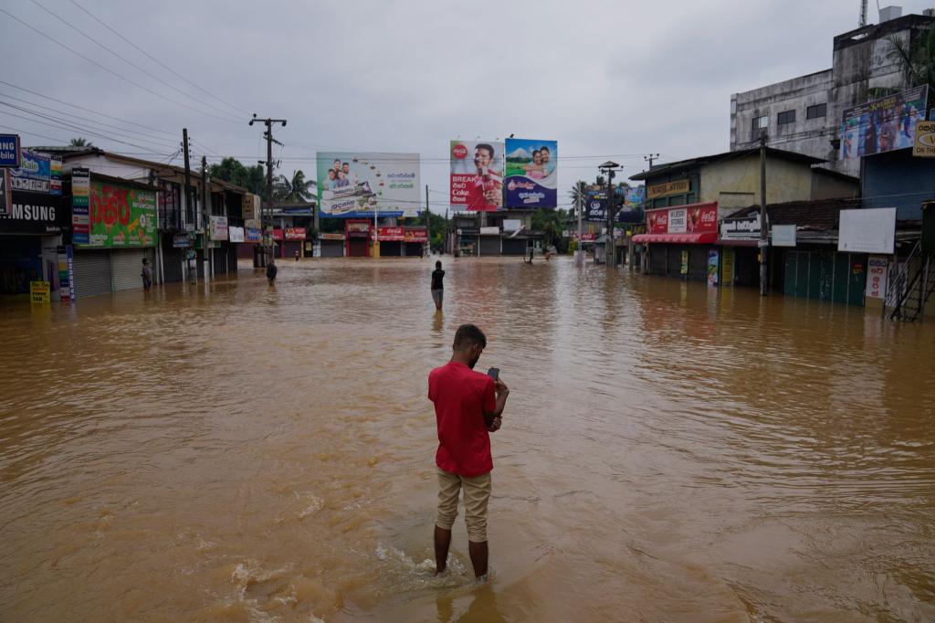 Ein Zyklon hat Sri Lanka schwer verwüstet. - Foto: Eranga Jayawardena/AP/dpa
