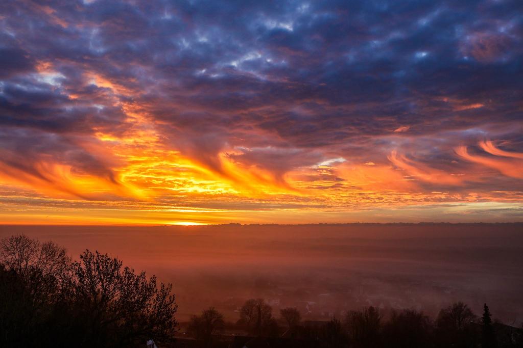1. Advent in Orange - Wetter in Oberschwaben - Foto: Thomas Warnack/dpa