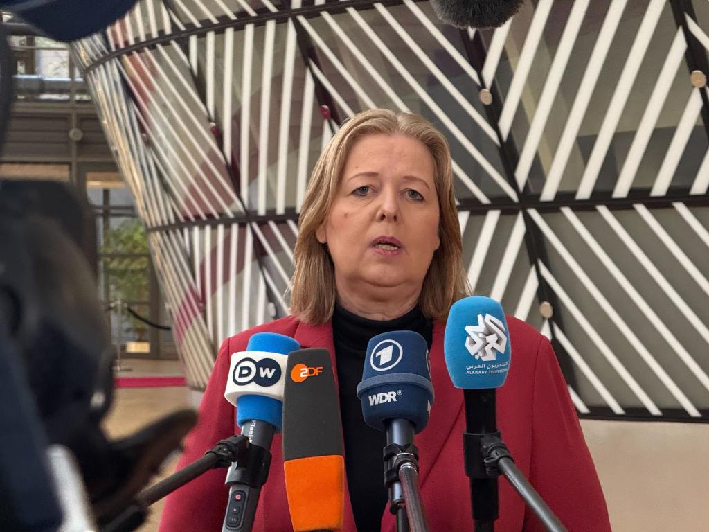 «Wir werden sie hier aufnehmen, wie wir alle anderen auch aufgenommen haben», sagt Arbeitsministerin Bärbel Bas über junge Männer aus der Ukraine. - Foto: Ansgar Haase/dpa