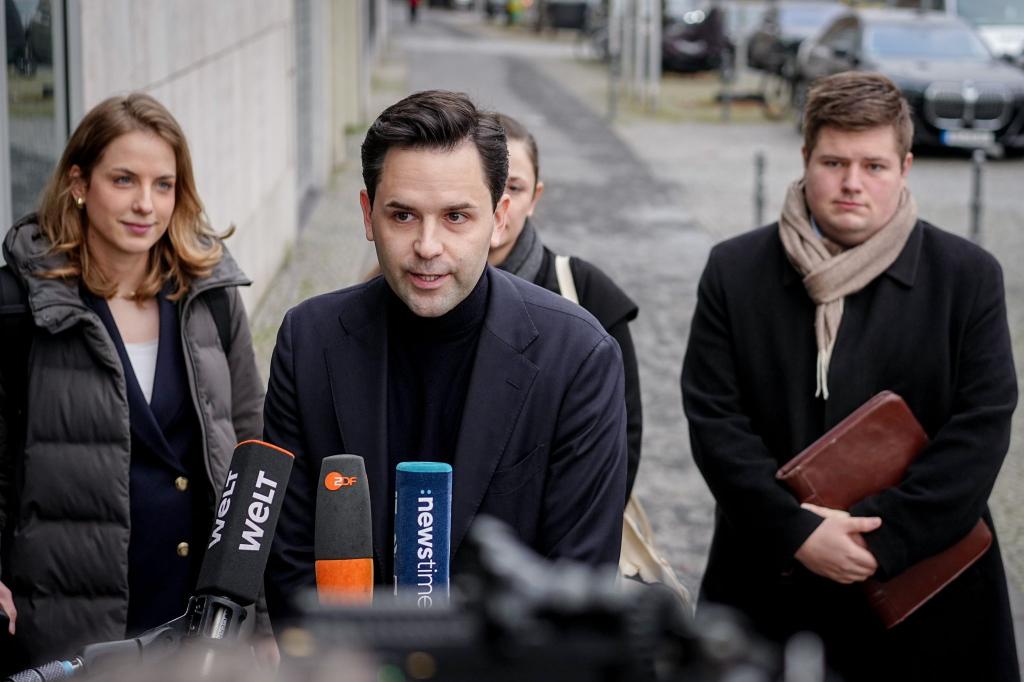 JU-Chef Johannes Winkel will bei der Abstimmung über das umstrittene Rentenpaket der Koalition mit Nein stimmen. Doch in einer Erklärung halten sich die jungen «Renten-Rebellen» in der Union eine Hintertür offen. - Foto: Kay Nietfeld/dpa