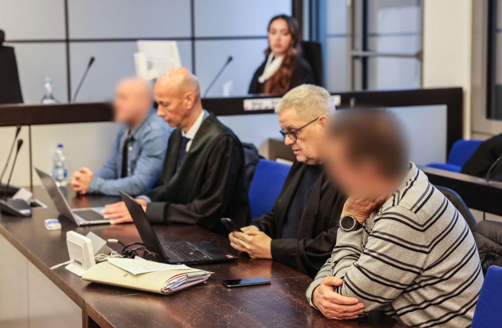 Es herrscht große Anspannung kurz vor der Urteilsverkündung. - Foto: Oliver Berg/dpa