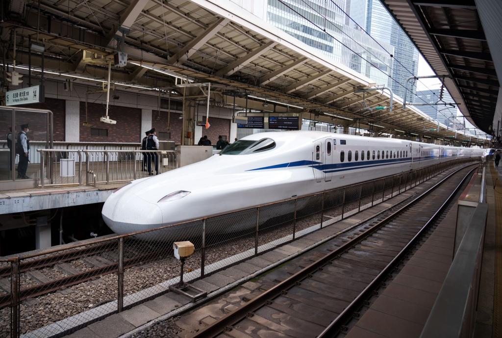 Japans Hochgeschwindigkeitszug Shinkansen ist berühmt für seine Pünktlichkeit. (Archivbild) - Foto: Soeren Stache/dpa