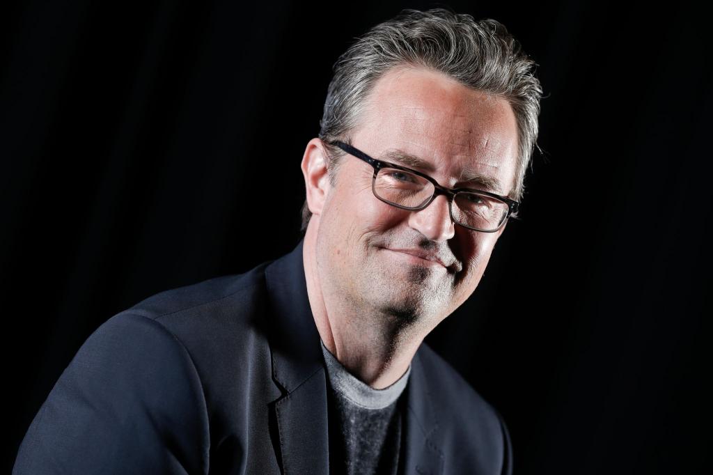 Matthew Perry wurde am 28. Oktober 2023 tot im Whirlpool seines Hauses in Los Angeles gefunden. (Archivbild) - Foto: Brian Ach/AP/dpa