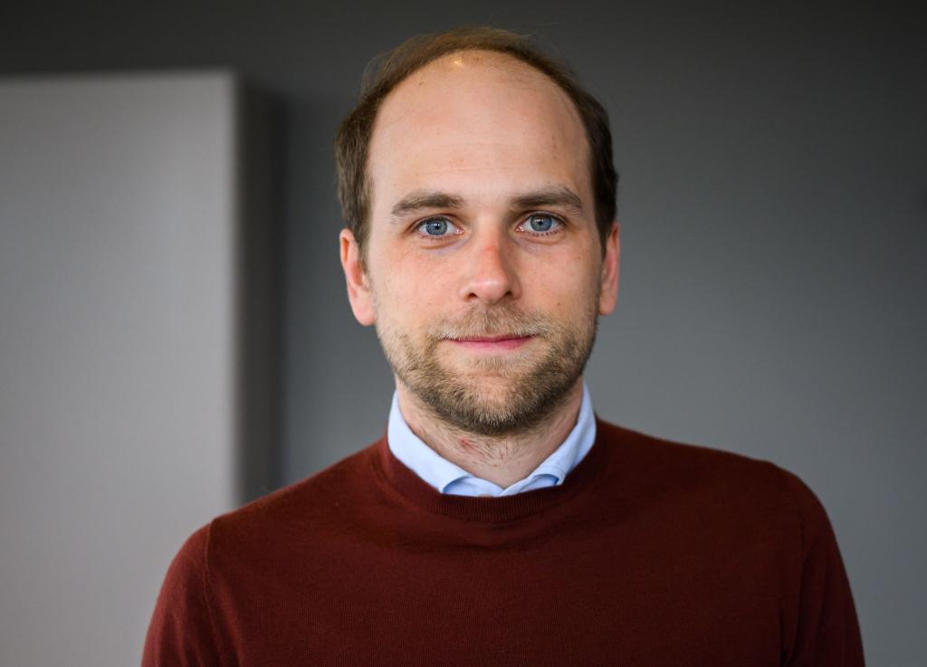 Raoul Roßmann nimmt den Konkurrenten dm im AfD-Streit in Schutz. - Foto: Julian Stratenschulte/dpa