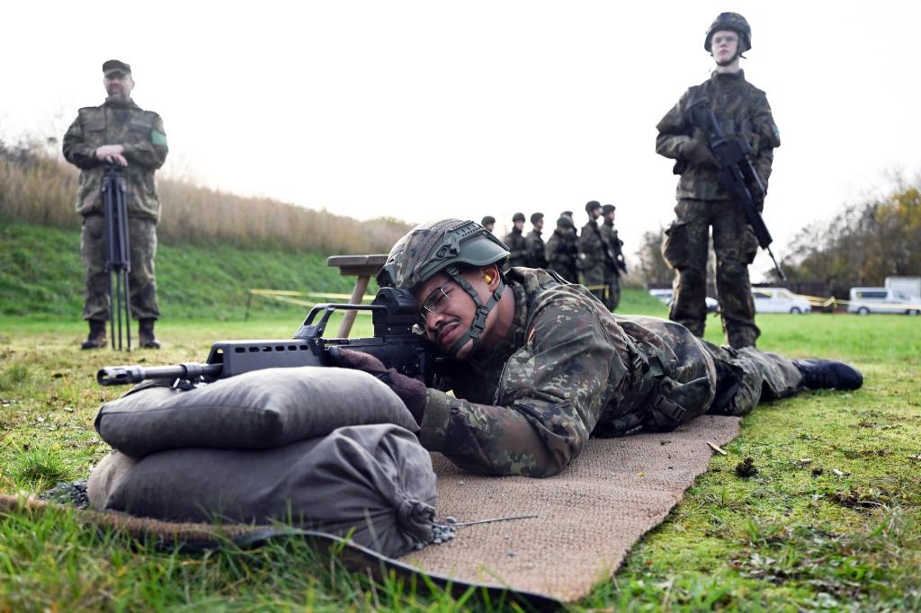 Medientag zur Basisausbildung bei der Bundeswehr - Foto: Federico Gambarini/dpa