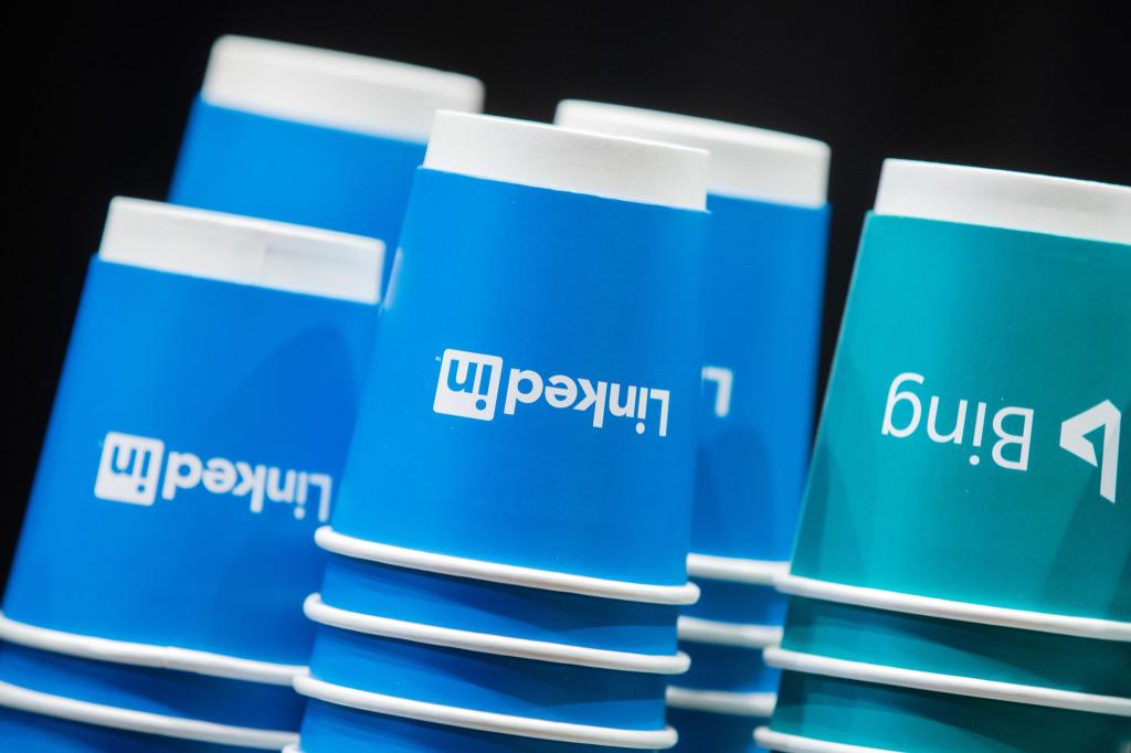 Eine technische Störung beim Internetanbieter Cloudflare hat etliche Webseiten und Online-Apps erneut unerreichbar gemacht, darunter auch das Karrierenetzwerk LinkedIn. - Foto: picture alliance / Rolf Vennenbernd/dpa